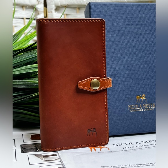 Nicola Meyer Geniune Shell CORDOVAN Vegetable Tanned Leather Iphone 13Pro Case - Picture 2 of 6